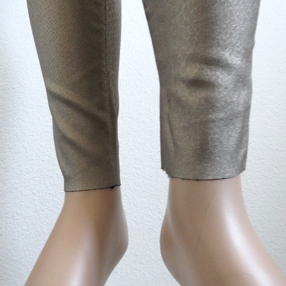 KUT from the KLOTH Connie Coated Fab AB Ankle Skinny Raw Hem in Metallic Bronze - Picture 4 of 6